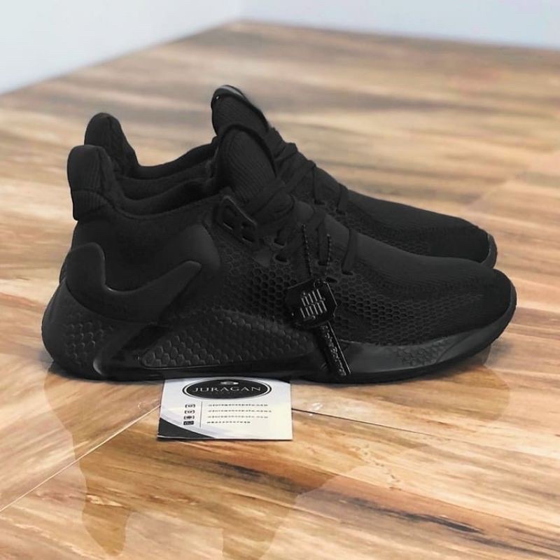 Alphabounce instinct clearance triple black