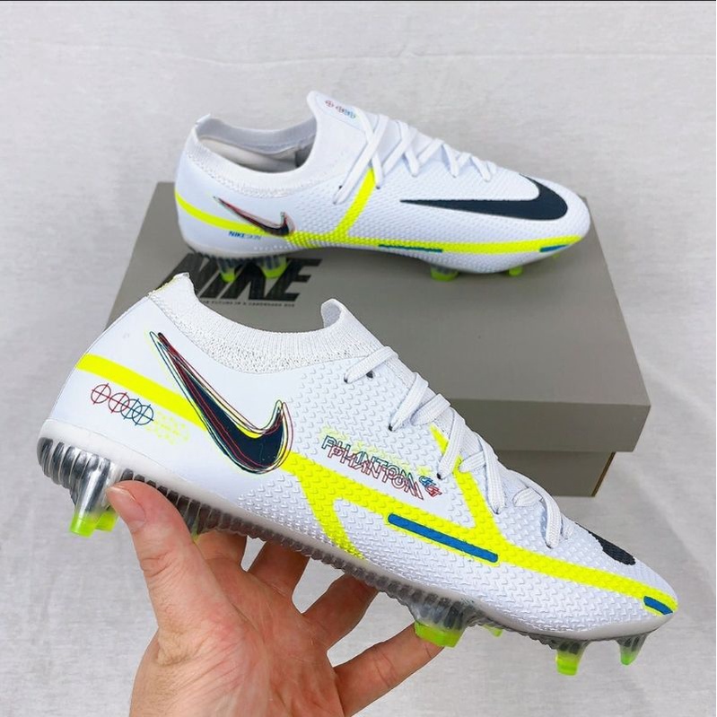 Nike 芽吹き Phantom GT