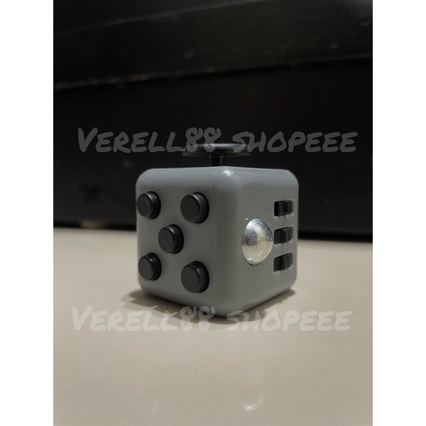 Jual Fidget cube hand cube anti stress anti cemas | Shopee Indonesia