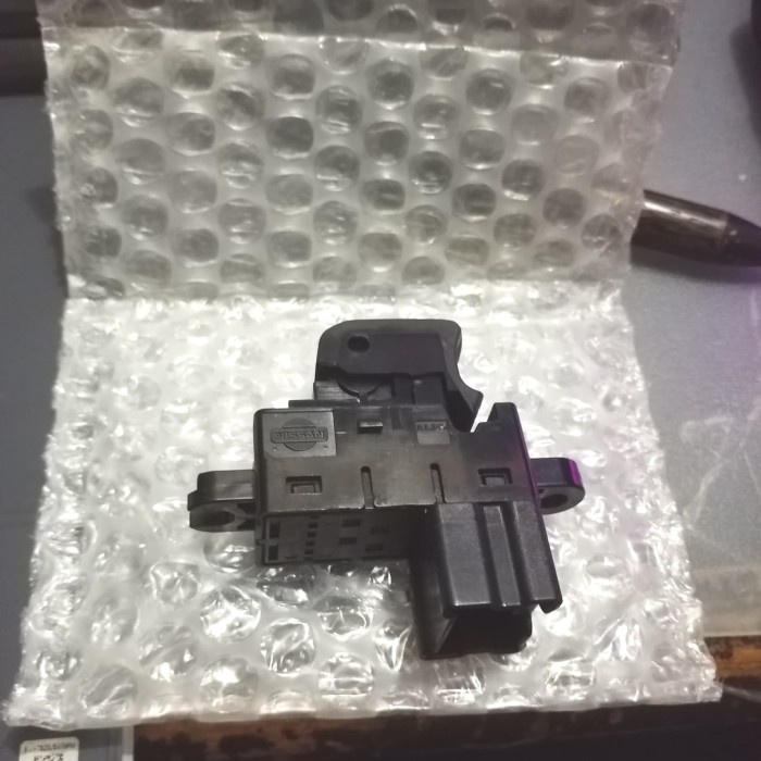 Jual Navara Lama D40 Switch Saklar Kaca Power Window 100% Ori Nissan ...