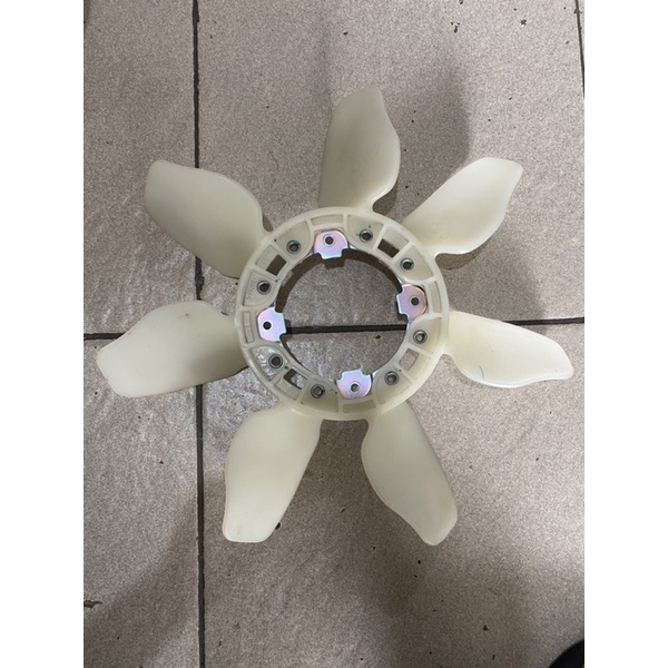 Jual Kipas radiator innova reborn fortuner vrz hilux revo diesel ...