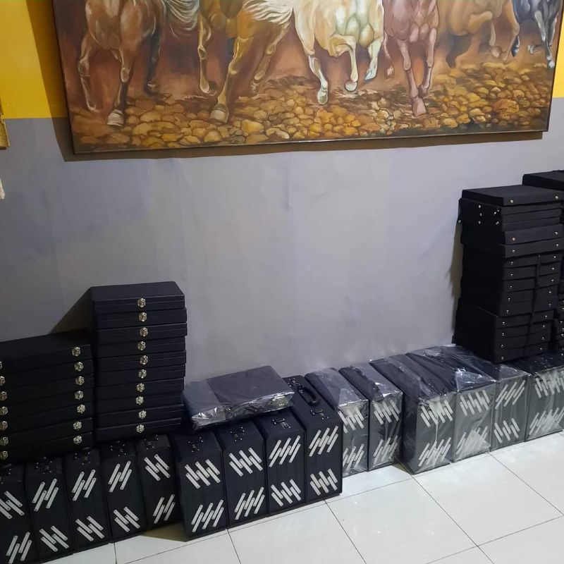 Jual Koper tray box Frame Kacamata Daya Muat 64pcs Box Frame Display ...