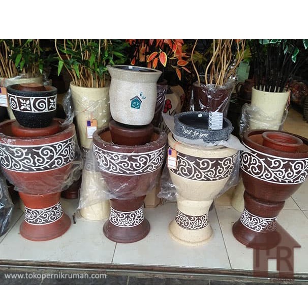 Jual Set Pot Bunga Pot Tanah Liat Ukir Batik Borneo size No.2 - D38 ...