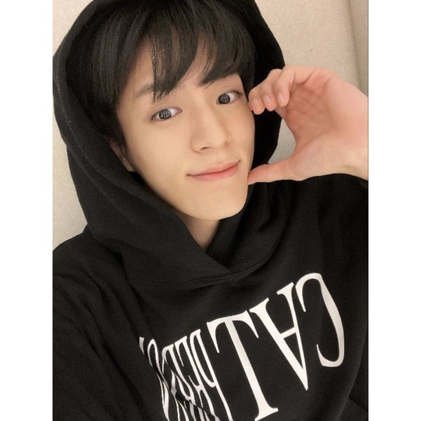 Jual fanmade jeno hoodie selca photocard jeno selca pc jeno selca Shopee Indonesia