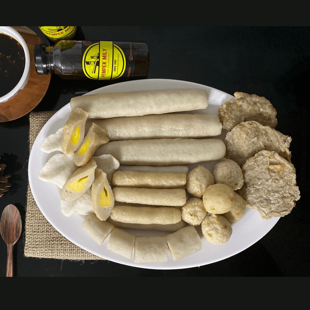 Jual PEMPEK VAKUM PAKET BESAR 1 (Pempek Campur + 1botol Cuko) | Shopee ...