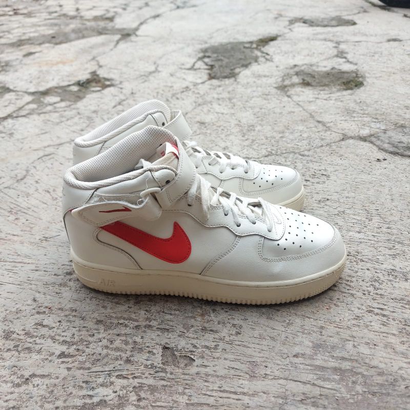 Nike air force 1 mid sail university on sale red