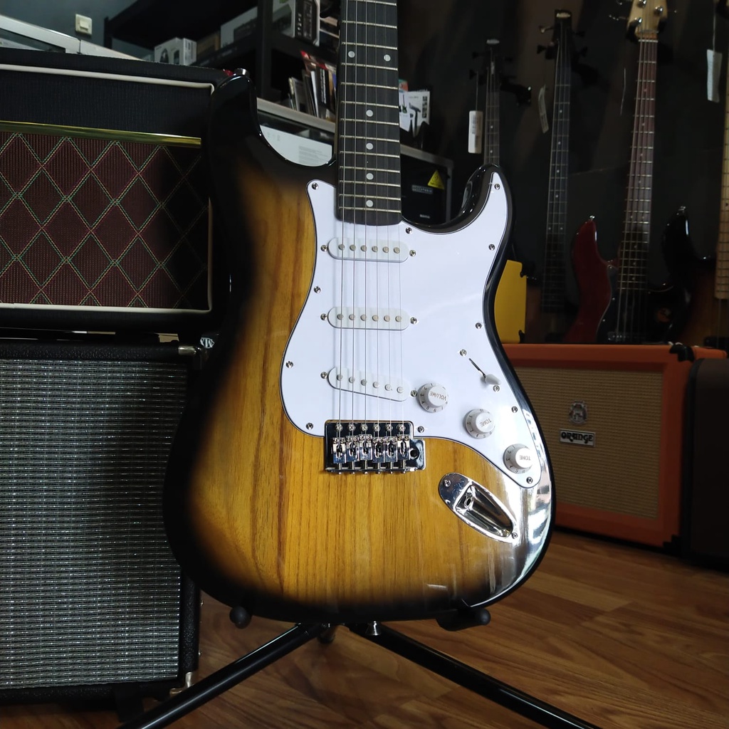Jual Stinger SST10 Stratocaster Model Electric Guitar Sunburts | Shopee ...