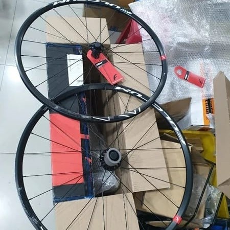 3 Raggi Per Ruota Fulcrum Racing 1 In Alluminio Nero - Usati Per Bici Da Strada