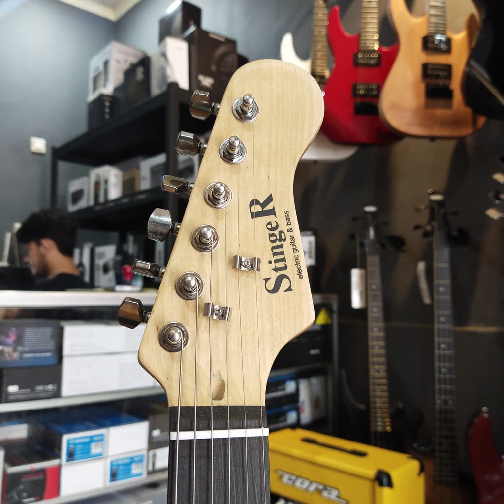 Jual Stinger SST10 Stratocaster Model Electric Guitar Sunburts | Shopee ...
