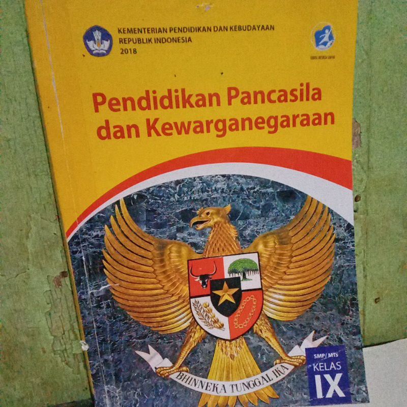 Jual buku Pendidikan Pancasila dan Kewarganegaraan untuk SMP/MTS kelas ...