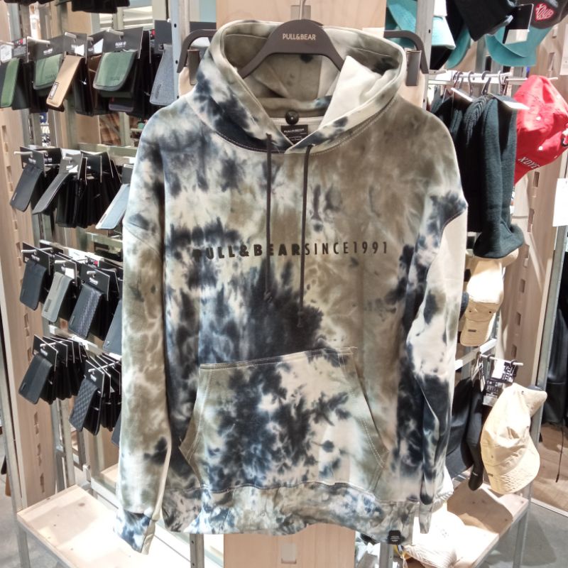 Sudadera tie dye pull and bear sale