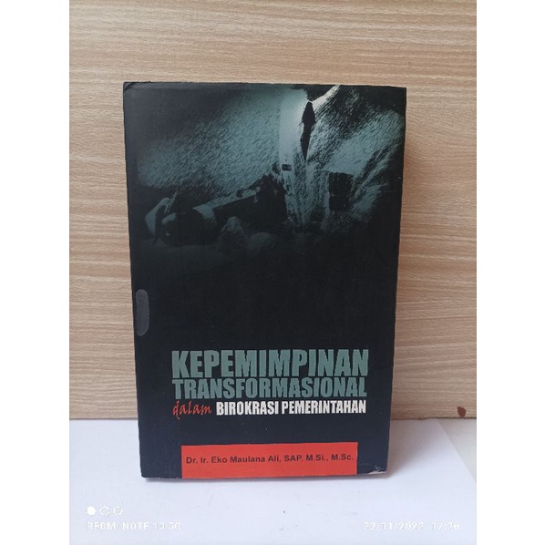 Mengubah Wajah Birokrasi: Kepemimpinan Transformasional untuk Inovasi dan Pelayanan Publik Modern