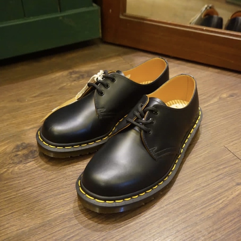 Black quilon dr martens best sale