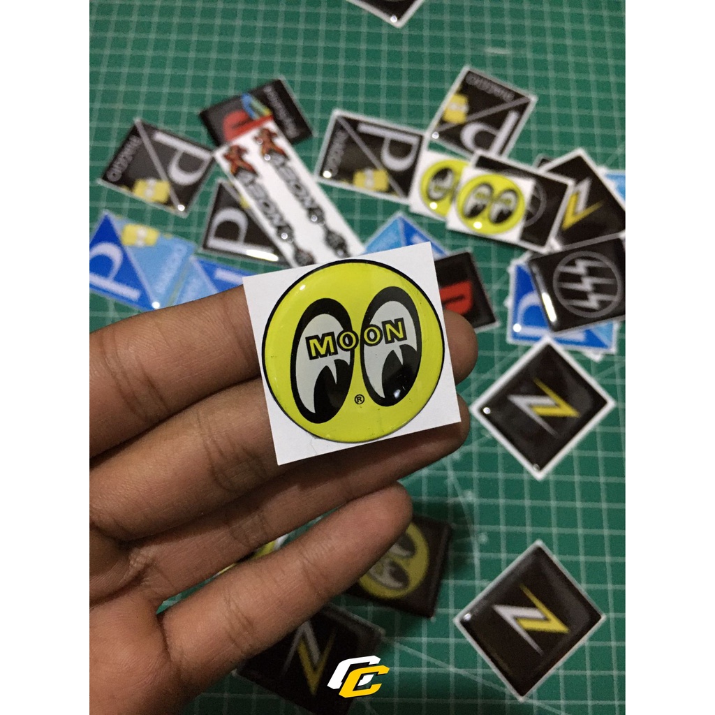 Jual MOONEYES LOGO TIMBUL BULAT KECIL EMBLEM MOTOR | STICKER TIMBUL ...