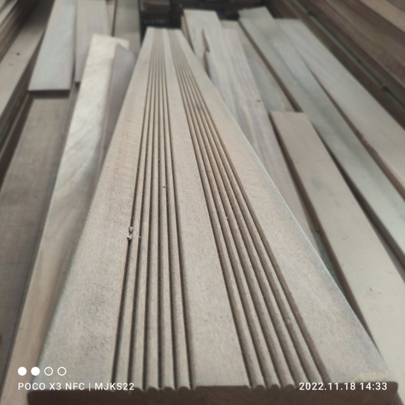 Jual Pagar Kayu Minimalis Decking Kayu Bengkirai 2,1 x 14,5 x 210 cm