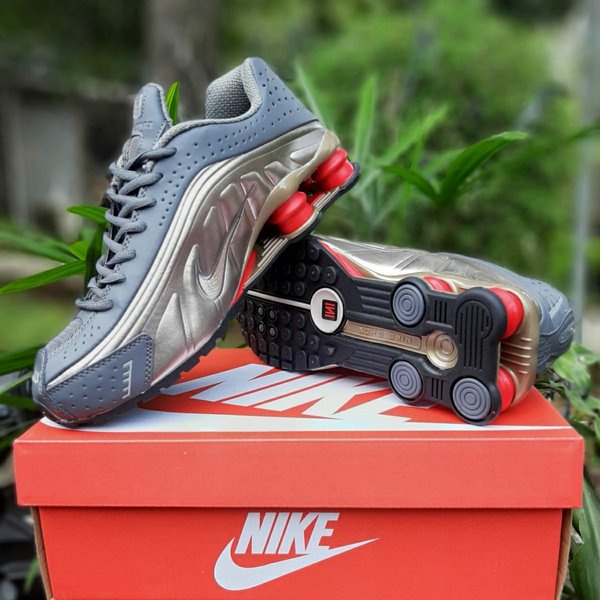 sepatu nike shox r4