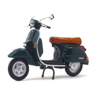 Newray Custom 2014 Vespa Piaggio 946 Bellissima x Emporio Armani Motor Bike  1:12