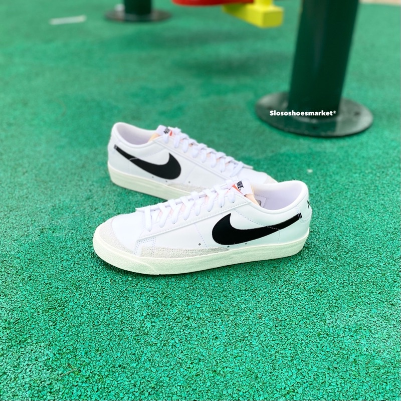 nike blazer low vintage white
