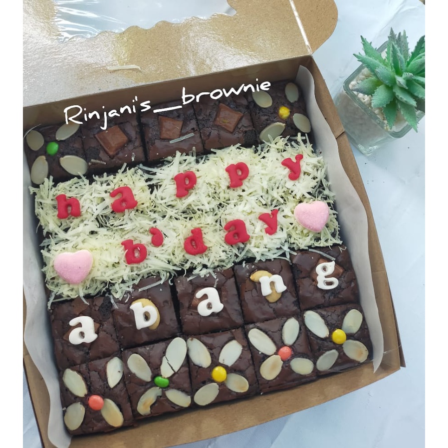 Jual FUDGY BROWNIES ULTAH CUSTOM/ BROWNIS SEKAT 25SLICE/ FUDGY BROWNIES MURAH ENAK HALAL