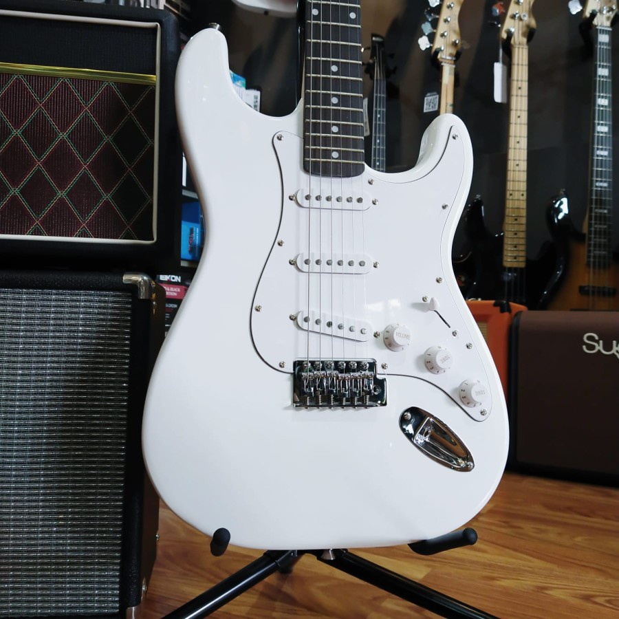 Jual Stinger SST10 Stratocaster Model Electric Guitar White | Shopee ...