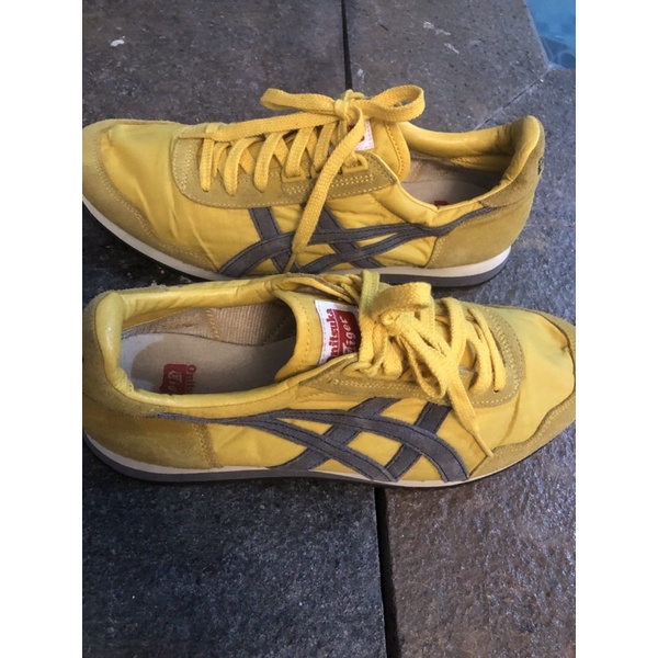 onitsuka kuning