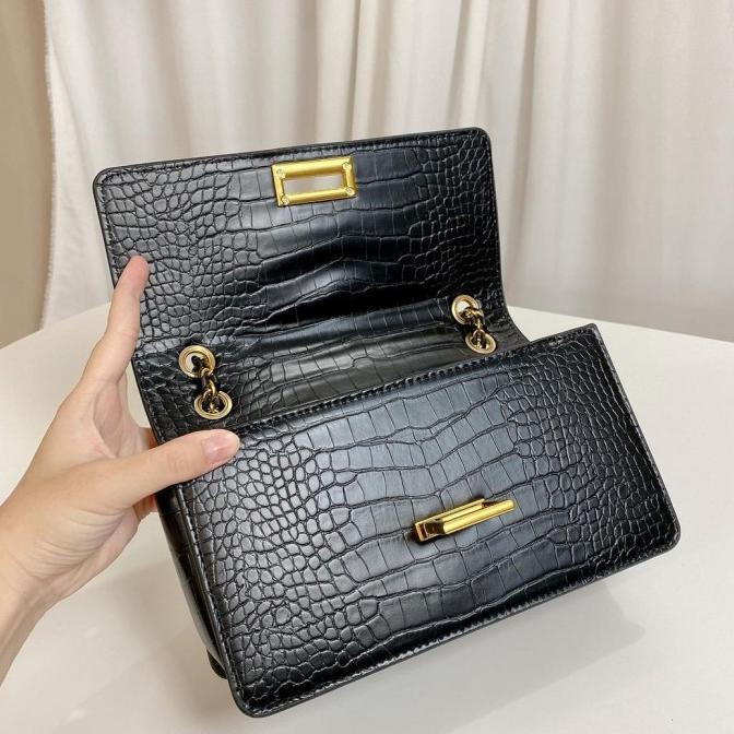 Jual C JOEY SLING BAGG | Shopee Indonesia