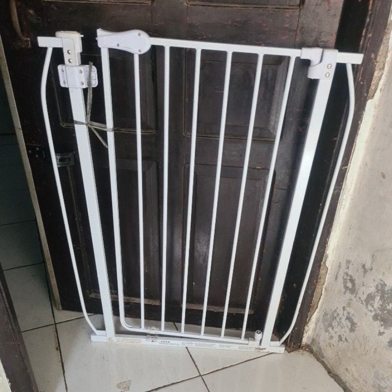 Baby safety best sale gate olx