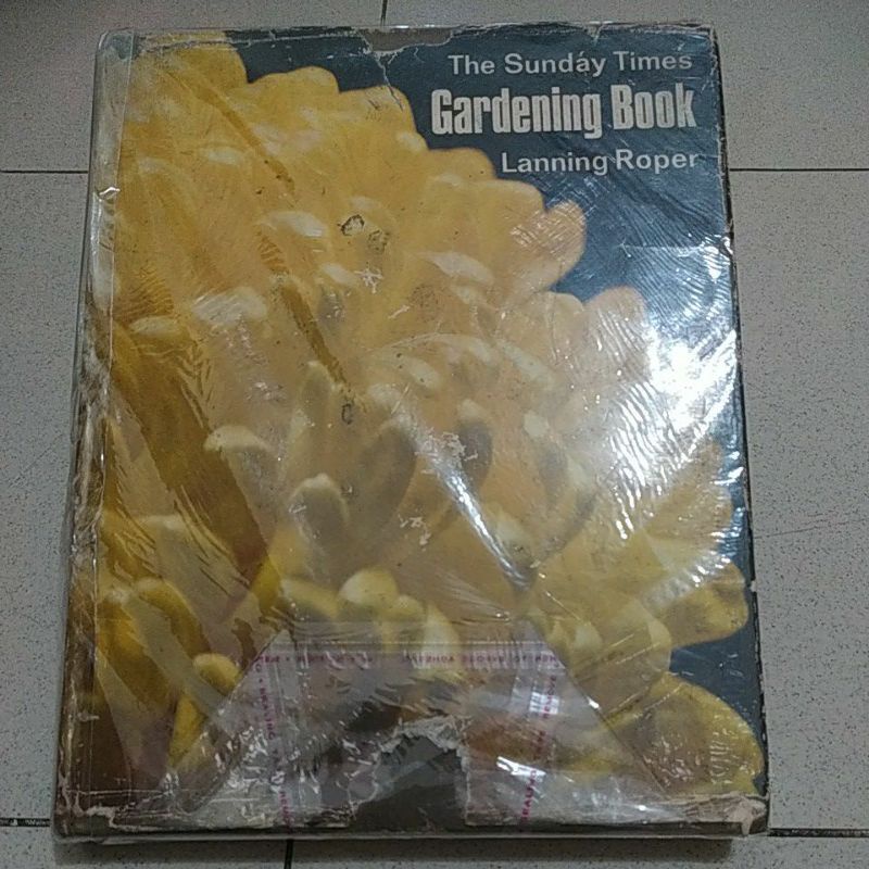 Jual ORI BEKAS THE SUNDAY TIMES GARDERING BOOK LANNING ROPER | Shopee ...