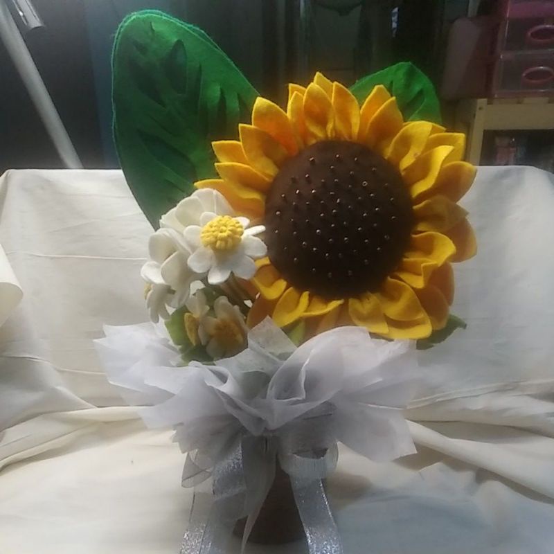 Jual bloom box/bucket bunga matahari flanel | Shopee Indonesia