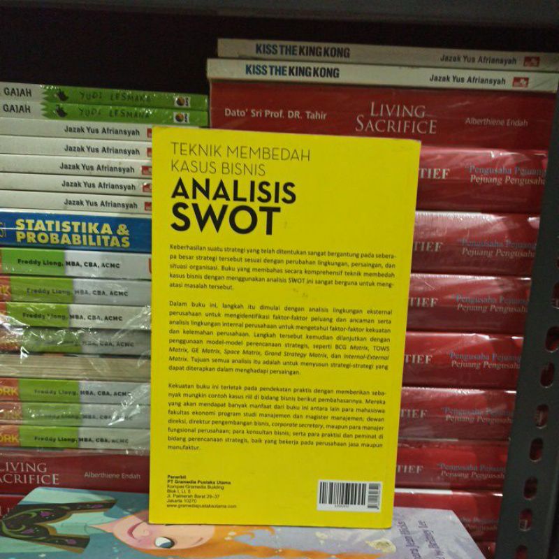 Jual BUKU ORIGINAL TEKNIK MEMBEDAH KASUS BISNIS ANALISIS SWOT FREDDY ...