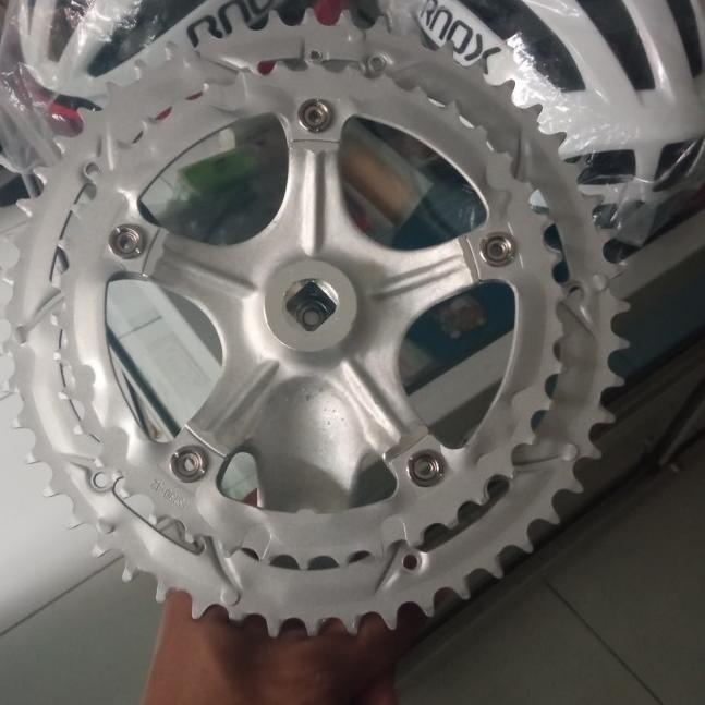Plateau route diamètre 130 intérieur 42 dents couleur noir alu 7075