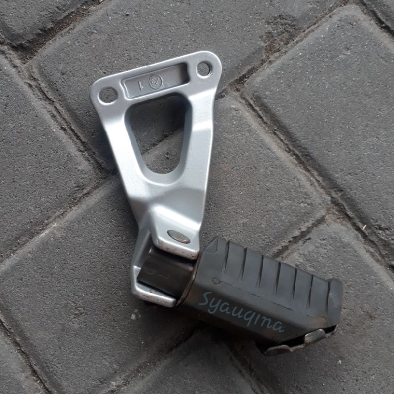 Jual Footstep Postep Bostep Kiri YAMAHA Mio Sporty Original | Shopee ...