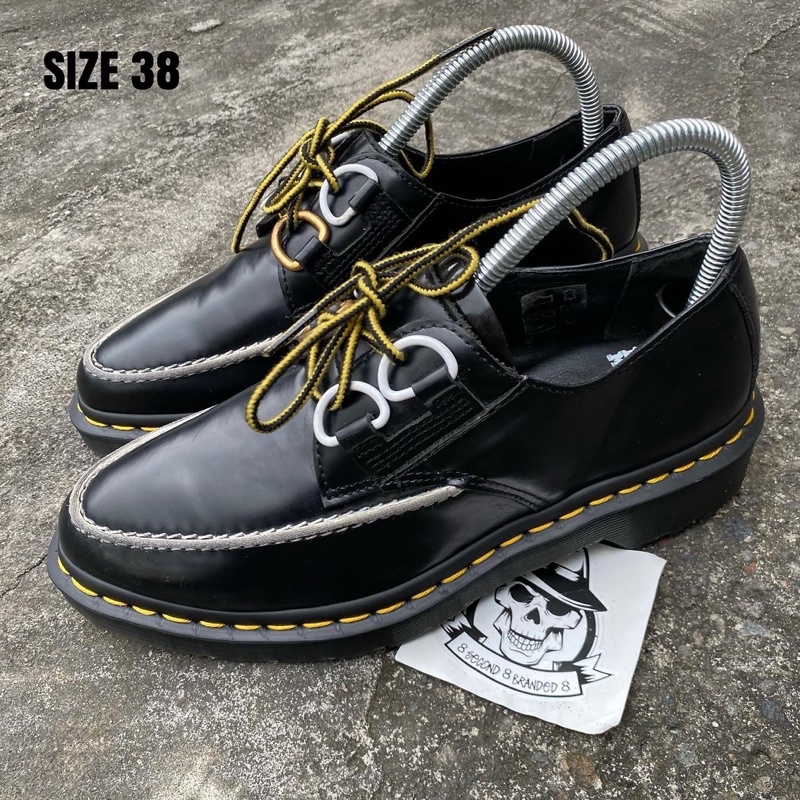Jual sepatu Dr Martens atau Docmart belladonna second original | Shopee ...