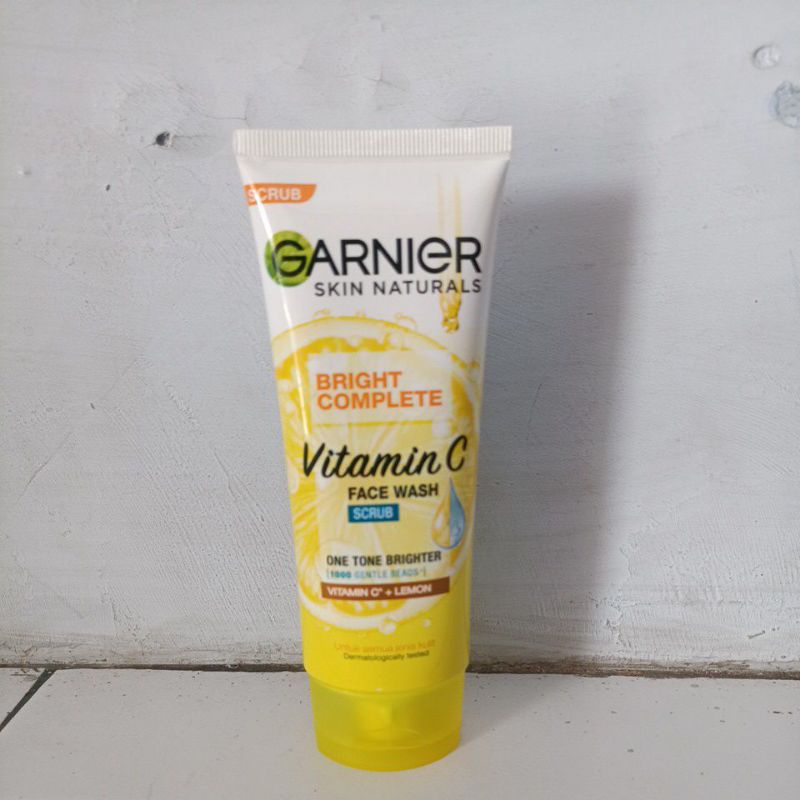 Jual GARNIER BRIGHT COMPLETE VITAMIN C FACE WASH SCRUB 100 ML Shopee