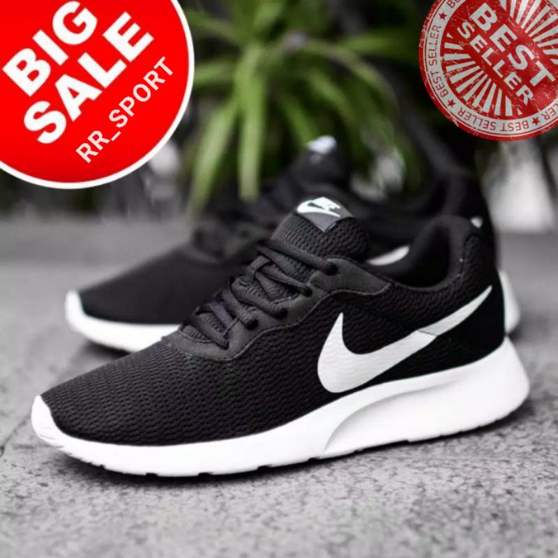 Nike tanjun hotsell black white harga