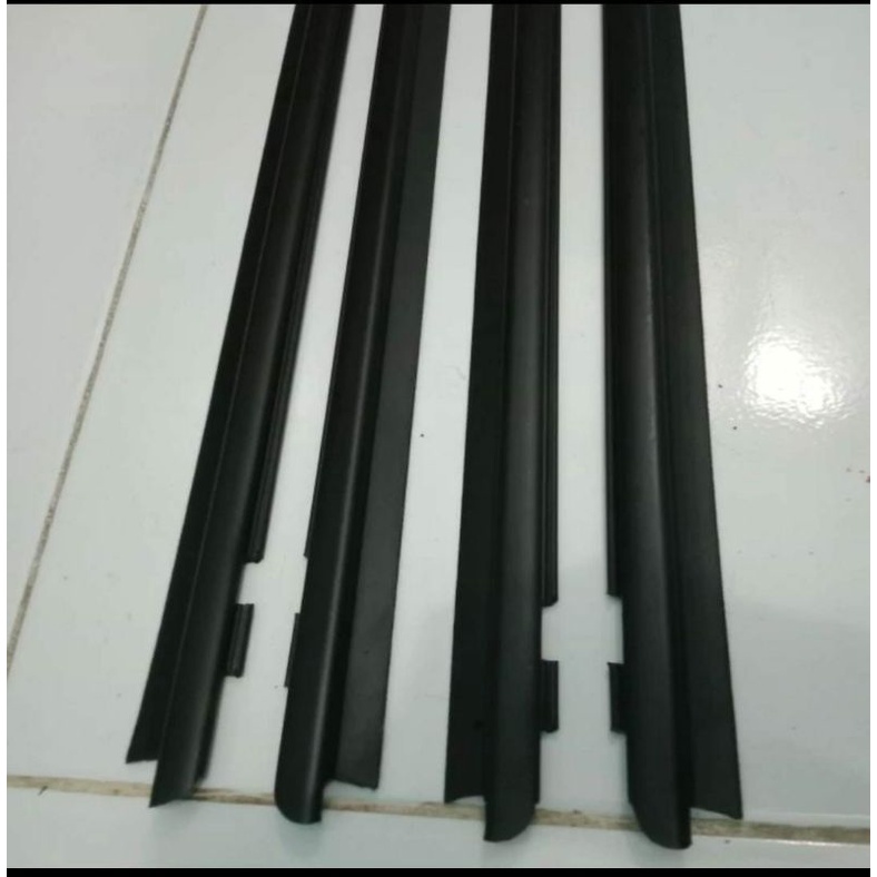 Jual Karet Pelipit Kaca Luar Water Strip Kaca Datsun Go Original