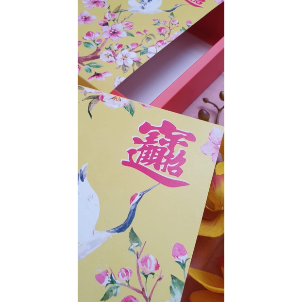 Jual BOX PREMIUM HAMPERS / KOTAK KUE CNY / IMLEK 22x22x8 KUNING ...
