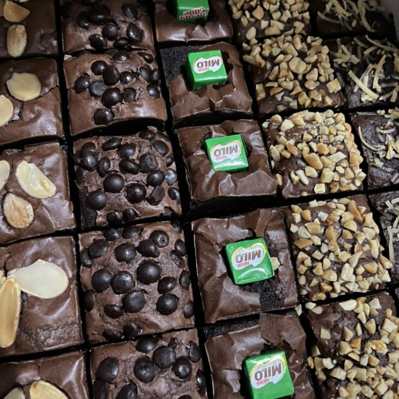 Jual Brownies panggang sekelas Fudgy brownies ukuran 20x20 Brownies sekat Shopee Indonesia
