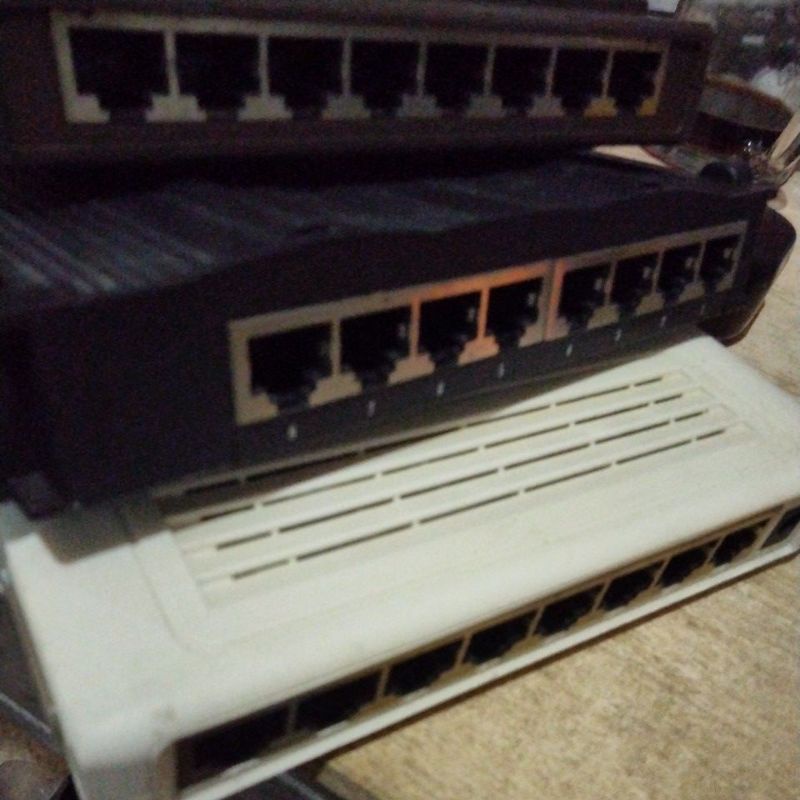 Jual switch hub 8 dan 5 port Normal bekas random Shopee Indonesia