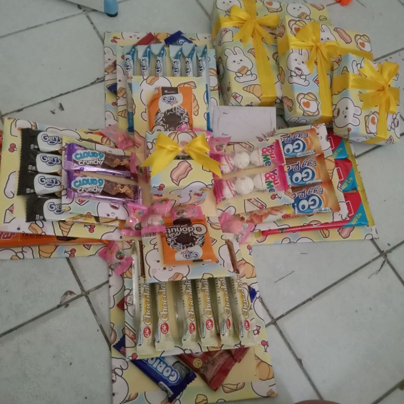 Jual Explosion box snack box plus uang tarik paket ekonomis | Shopee ...