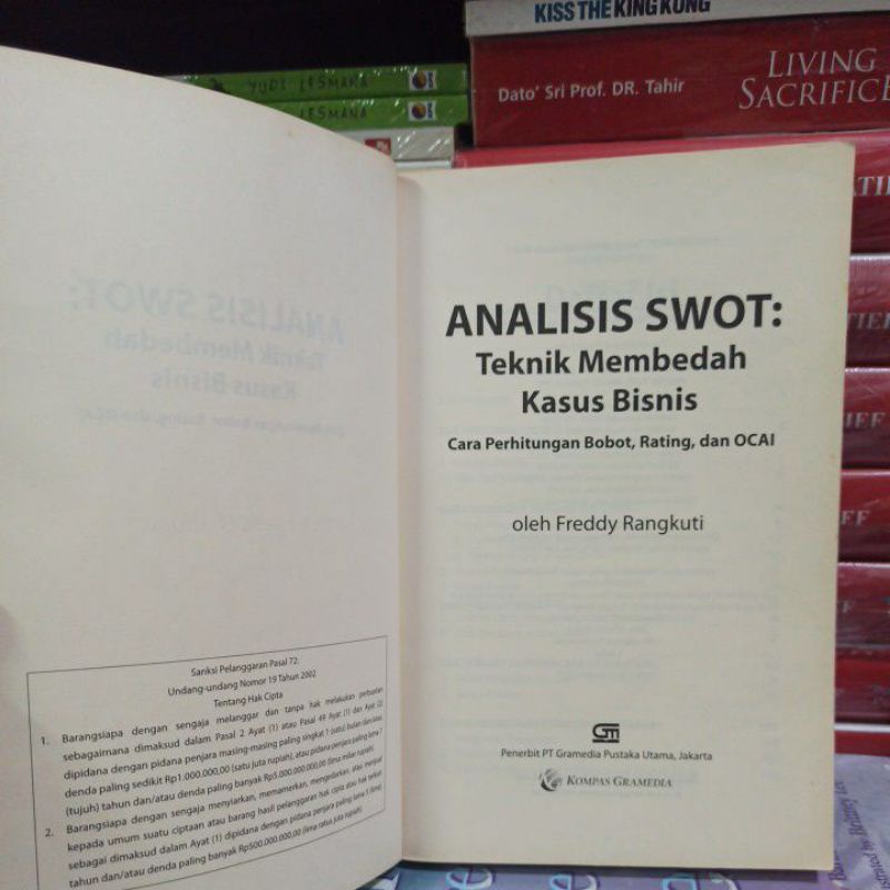 Jual BUKU ORIGINAL TEKNIK MEMBEDAH KASUS BISNIS ANALISIS SWOT FREDDY ...