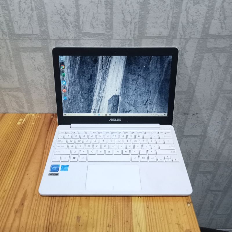 Jual Notebook Asus Vivobook E203MAH/NAH, Intel Celeron, Ram4gb/Hdd500gb ...