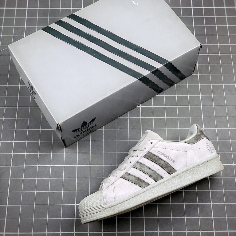 Adidas superstar hot sale reigning champ