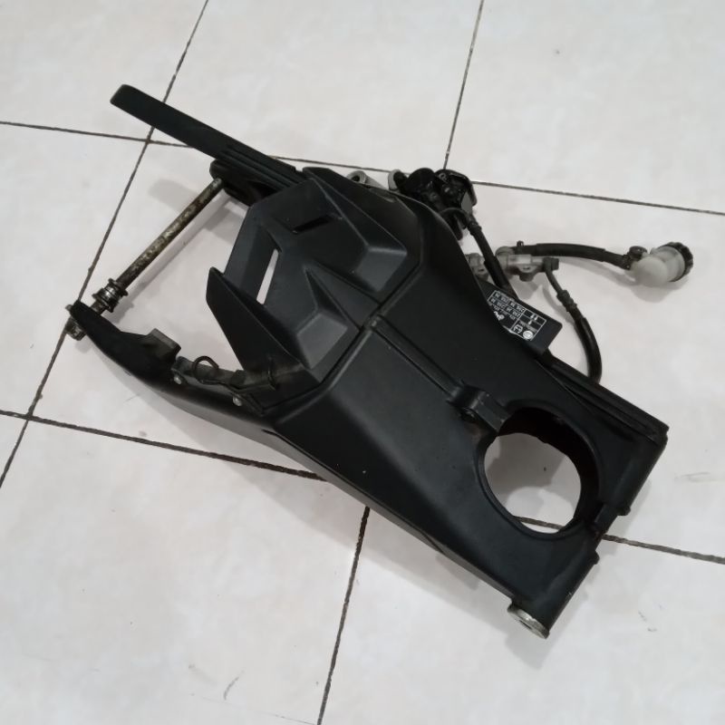 r15 v3 swing arm price