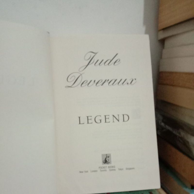 Jual JUDE DEVERAUX (LEGEND) | Shopee Indonesia