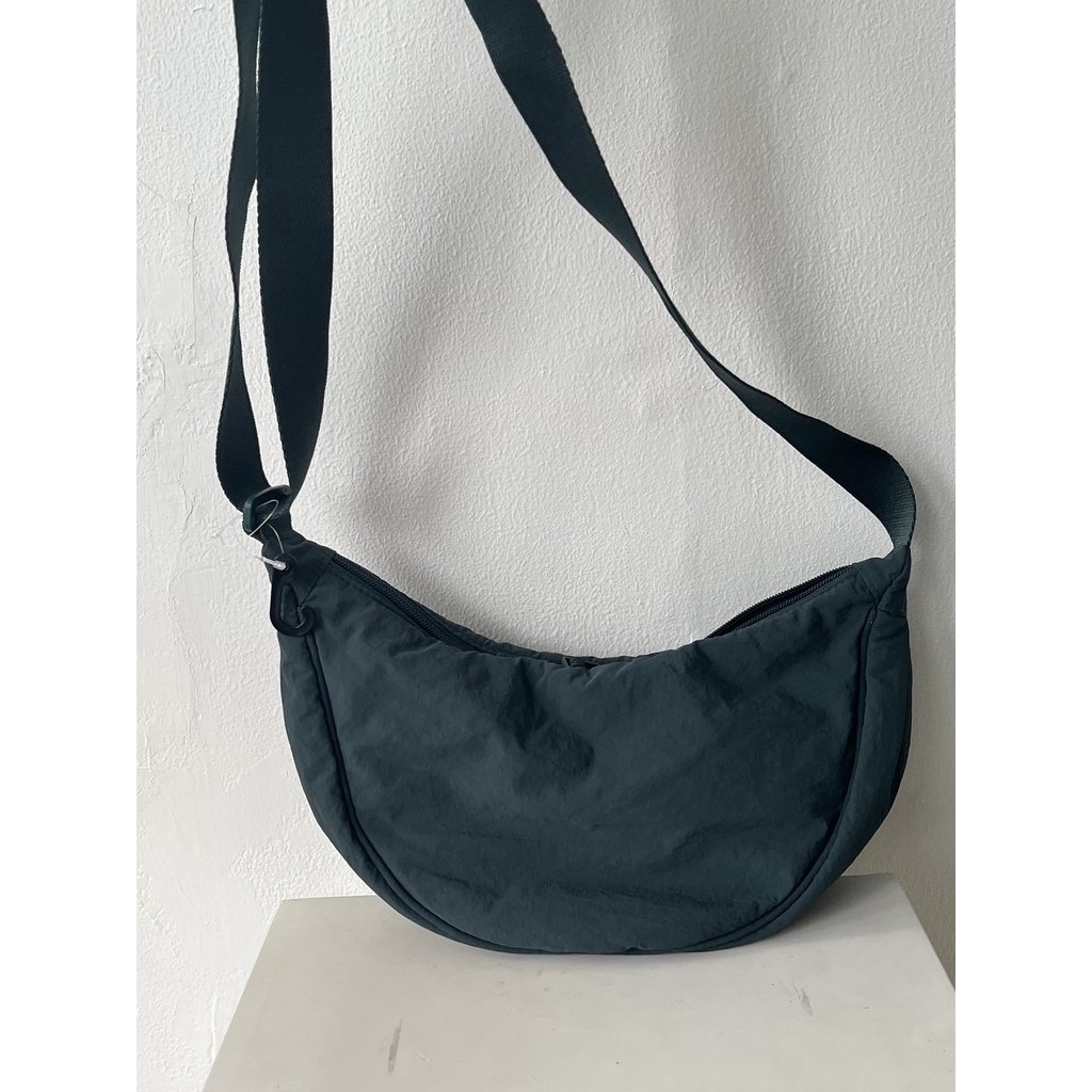 Jual Uniqlo sling bag (new) Shopee Indonesia