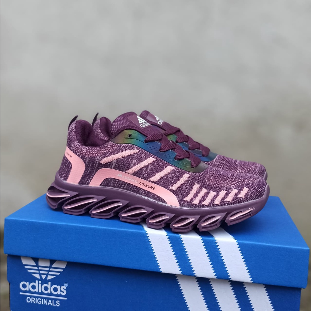 Foto sepatu adidas wanita remaja terbaru 2025