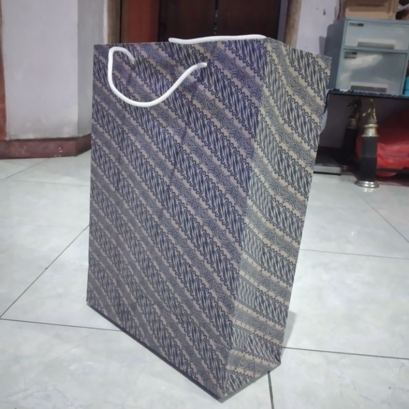 Jual Paperbag Batik Besar Ukuran 30x40 Tas Kertas Souvenir Kado Hampers ...