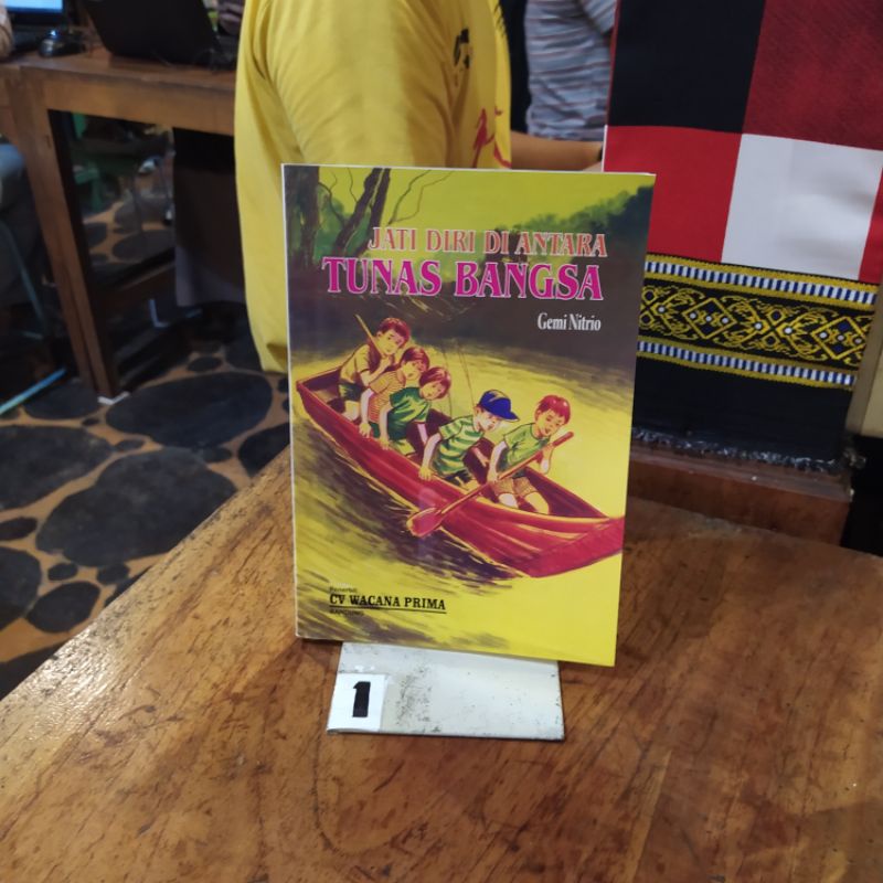 Jual BUKU JATI DIRI DI ANTARA TUNAS BANGSA By Gemi Nitrio Shopee