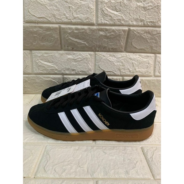 Adidas munchen black and white deals